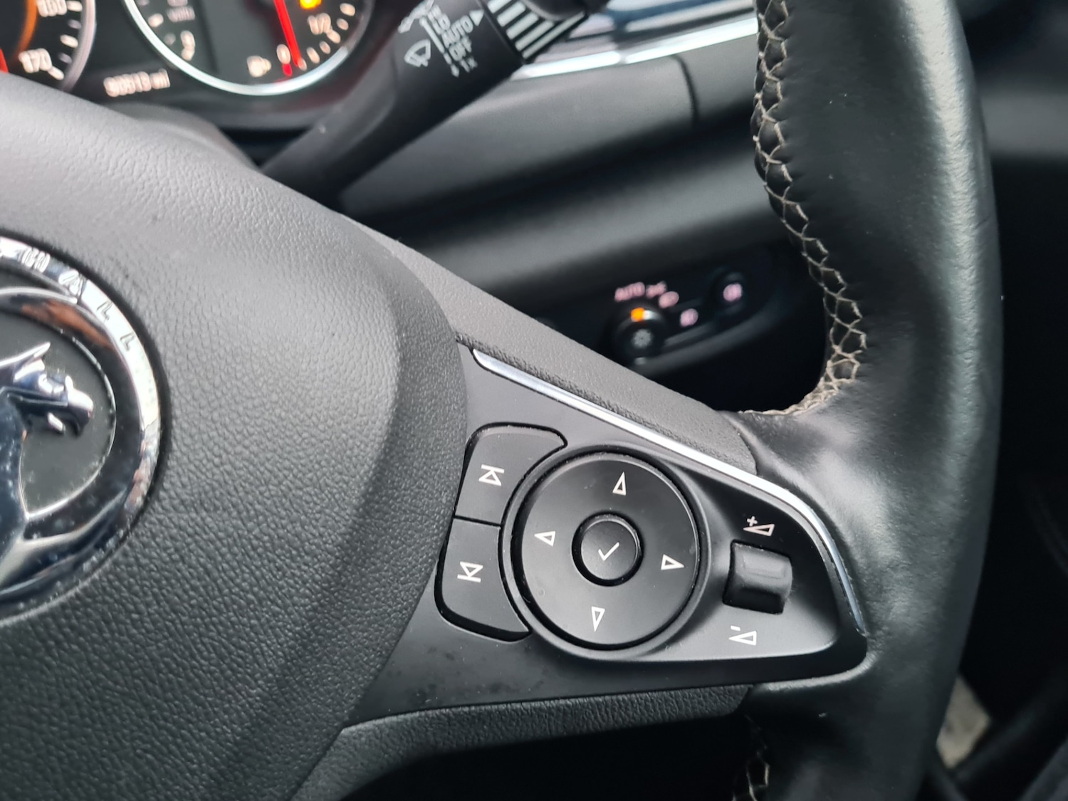 Used Vauxhall Insignia 2017 for sale - 76471422: Photo 10