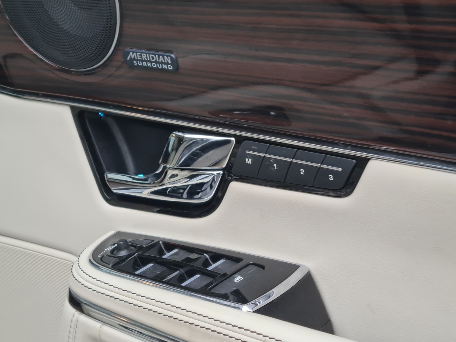 Used Jaguar XJ 2013 for sale - 77130552: Photo 31