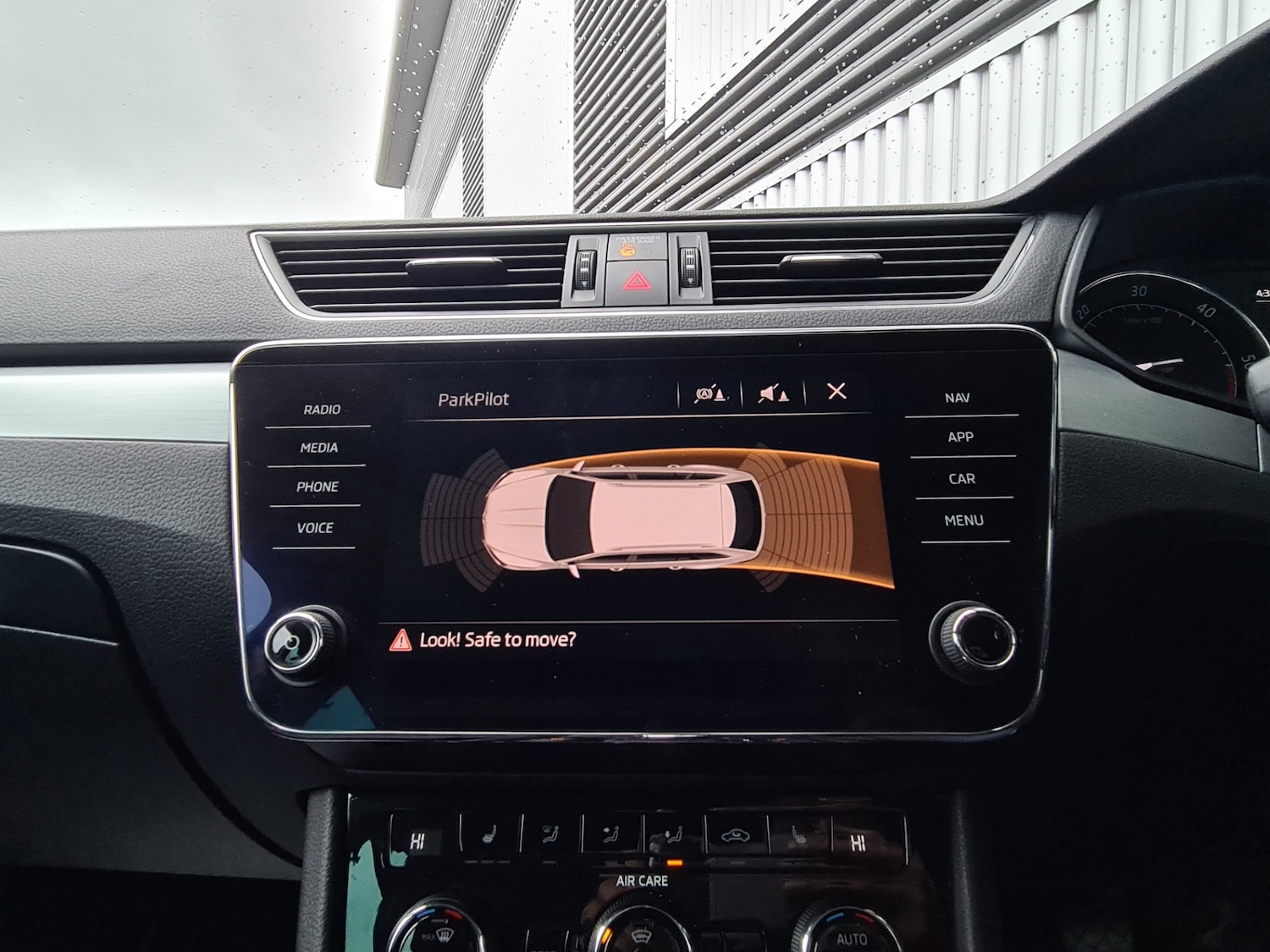 Used Skoda Superb 2017 for sale - 77632217: Photo 8