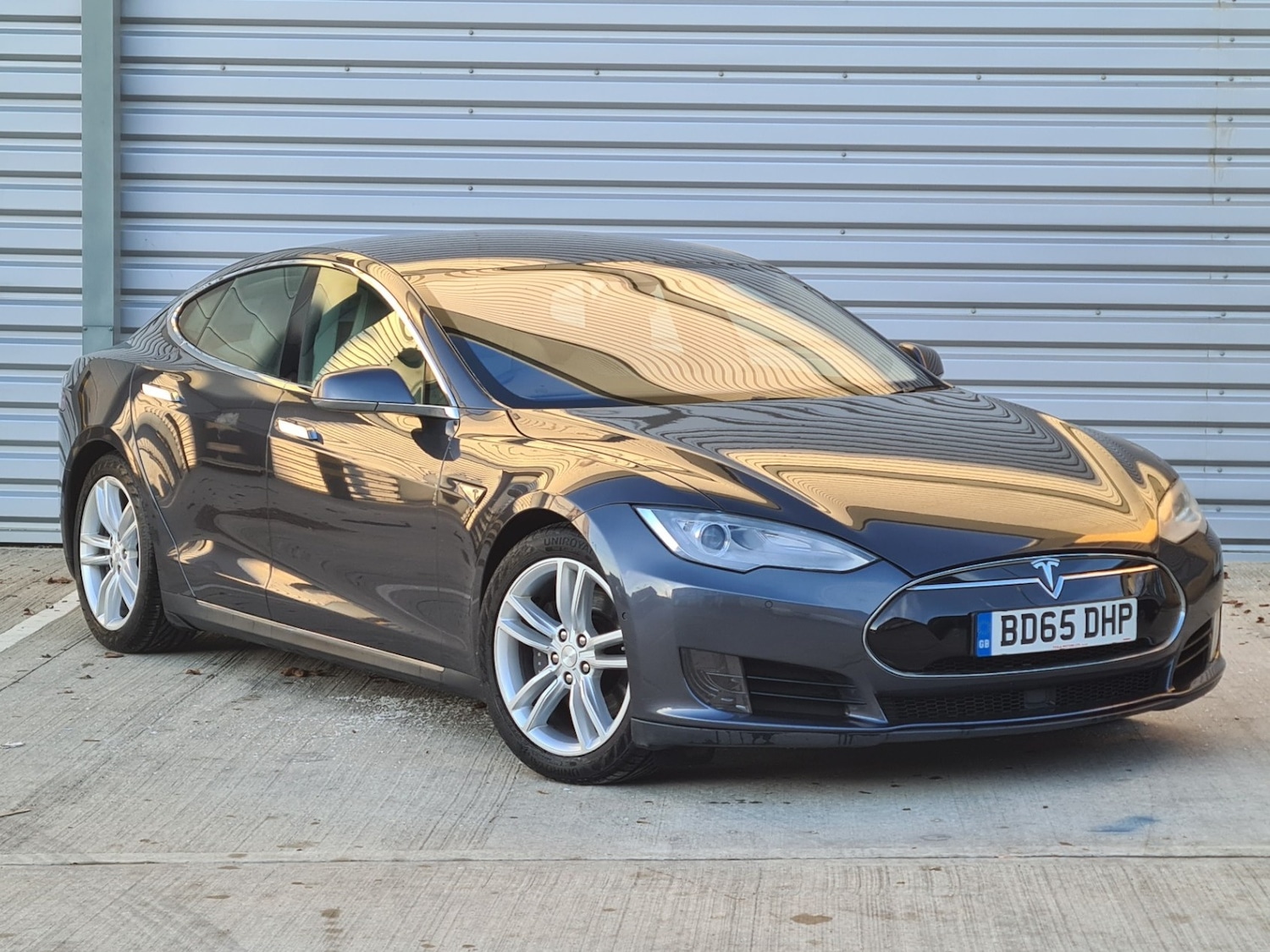 Used Tesla Model S 2015 for sale - 76643843: Photo 1