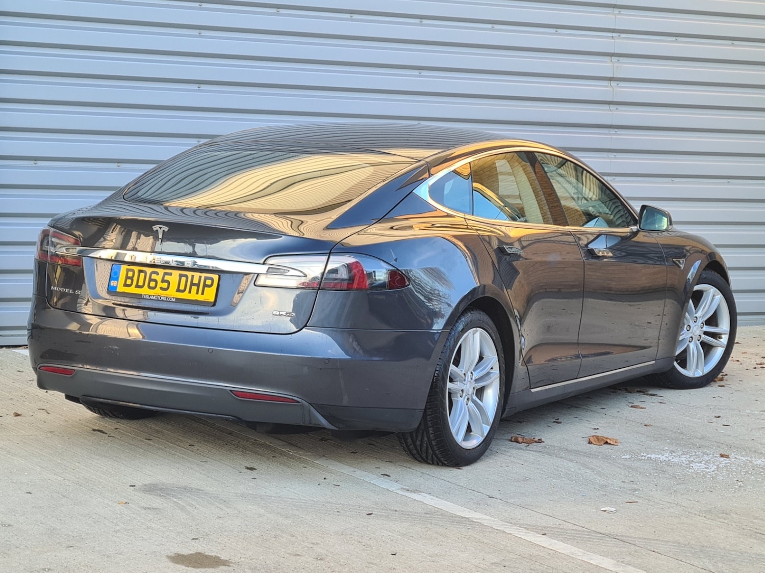 Used Tesla Model S 2015 for sale - 76643843: Photo 2