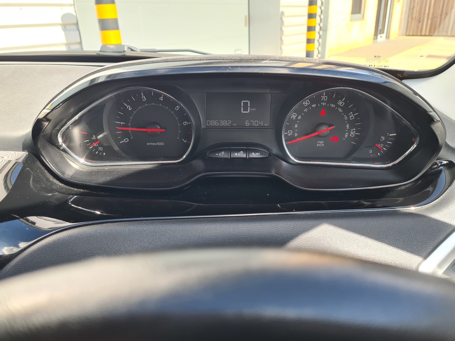 Used Peugeot 208 2012 for sale - 76120535: Photo 6