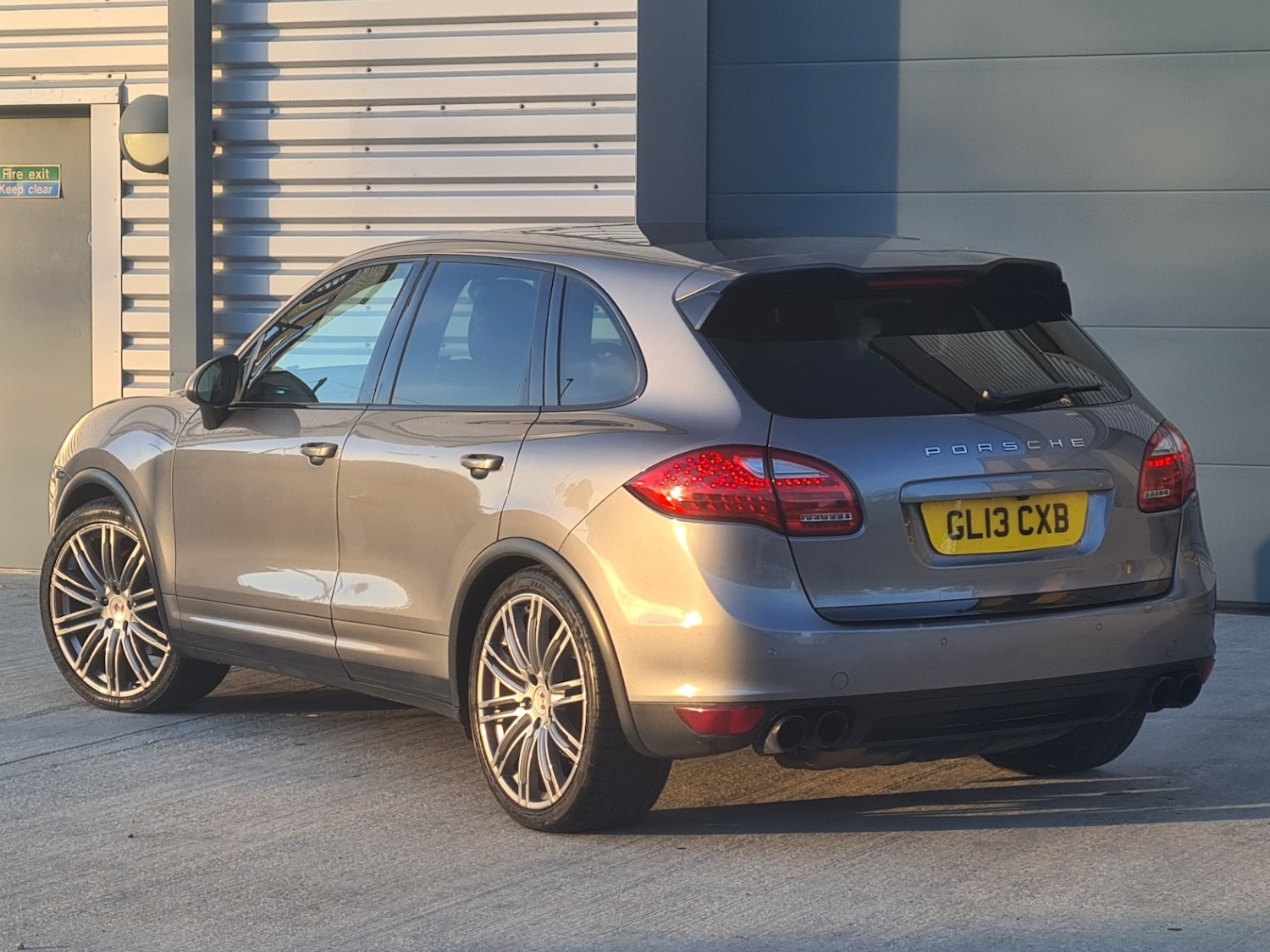 Used Porsche Cayenne 2013 for sale - 76446085: Photo 4