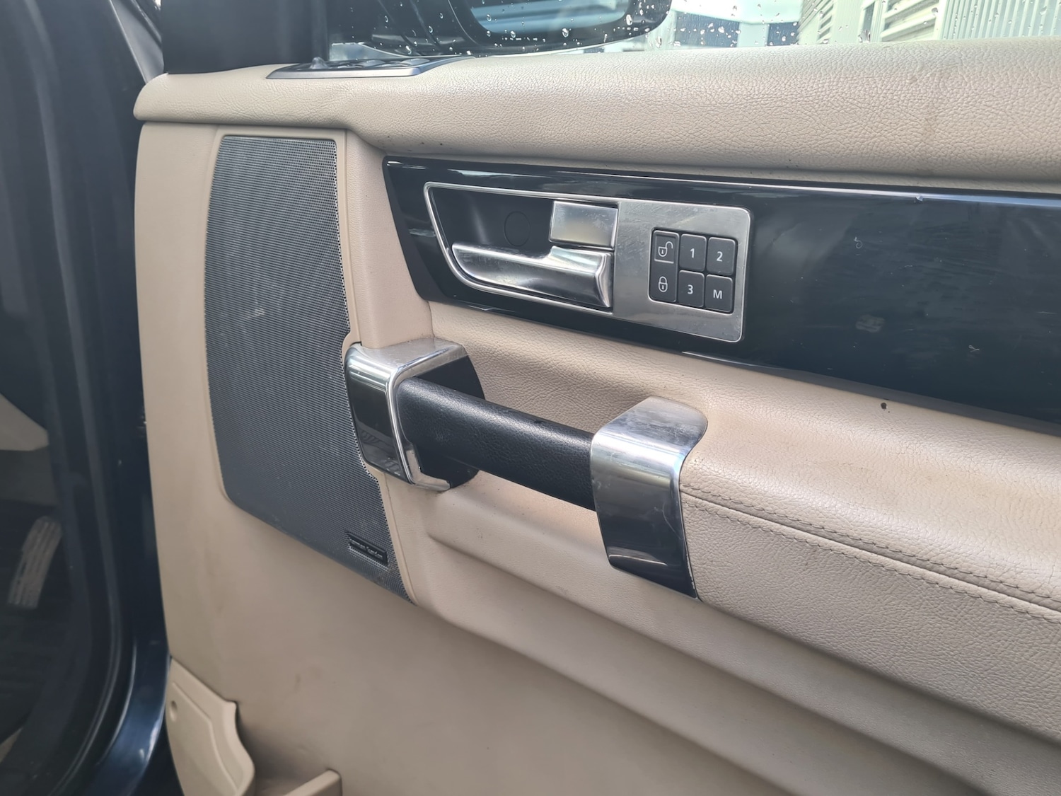 Used Land Rover Discovery 2012 for sale - 77695069: Photo 8