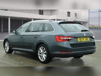 Used Skoda Superb 2017 for sale - 77537104: Photo