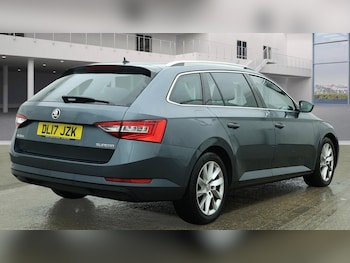Used Skoda Superb 2017 for sale - 77537104: Photo