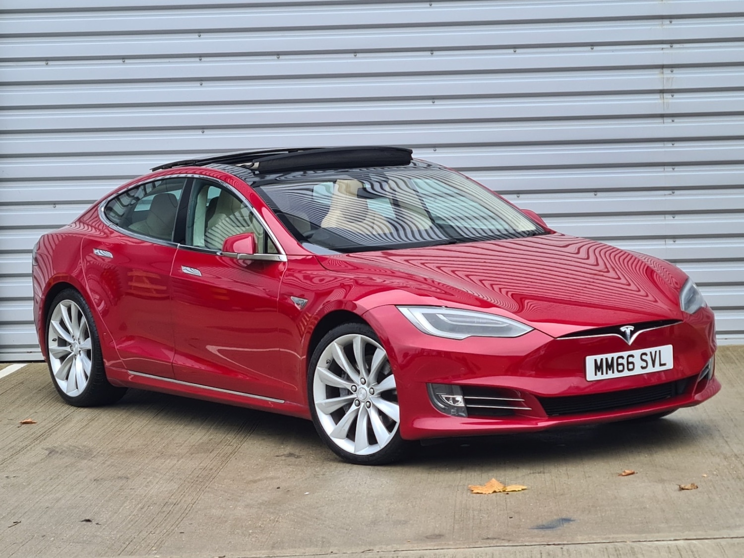 Used Tesla Model S 2016 for sale - 76684560: Photo 2