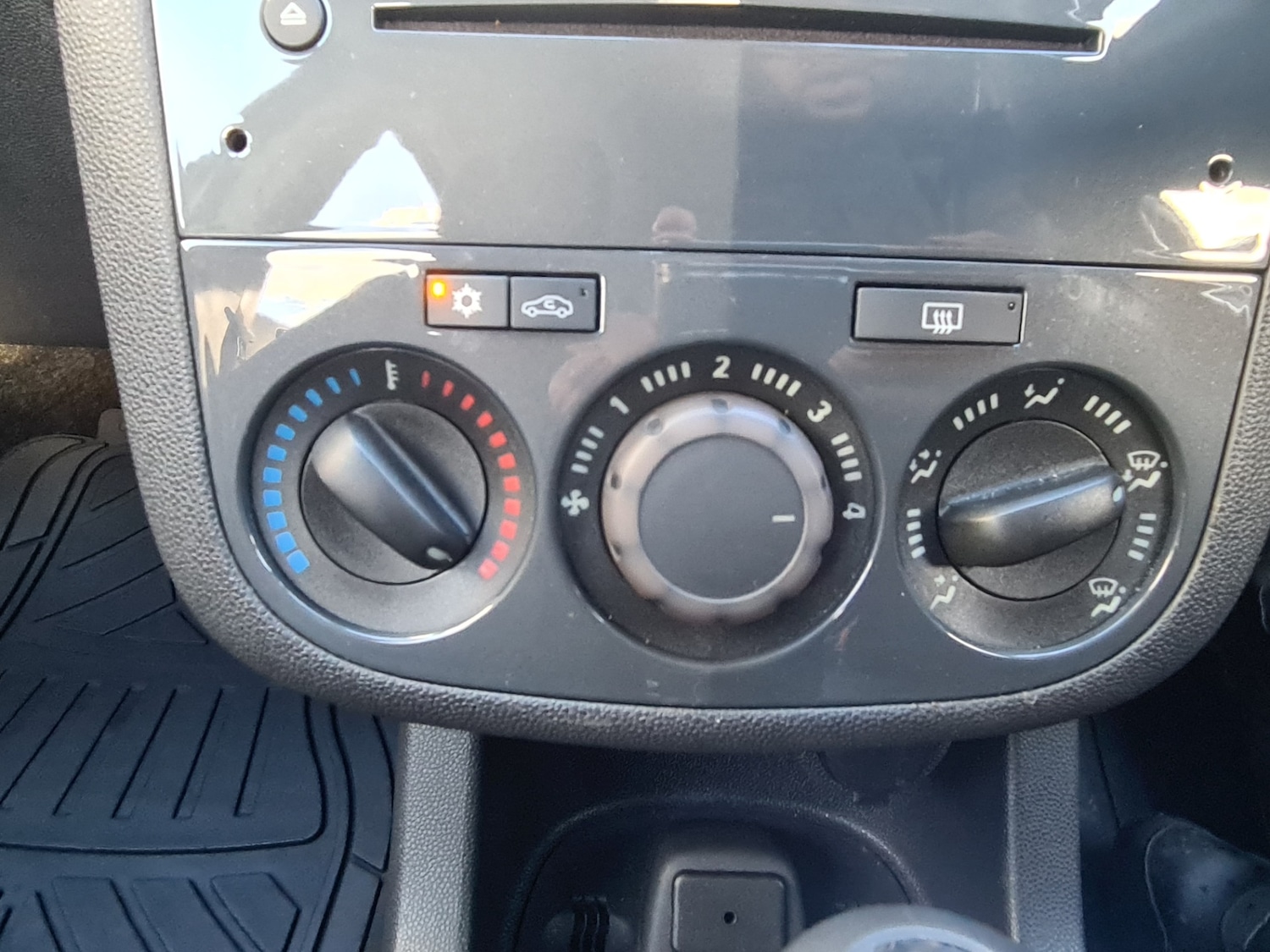 Used Vauxhall Corsa 2012 for sale - 76472067: Photo 13