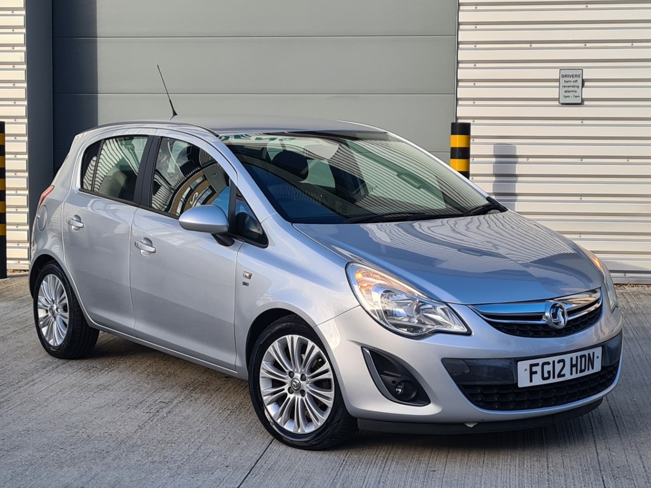 Used Vauxhall Corsa 2012 for sale - 76472067: Photo 2