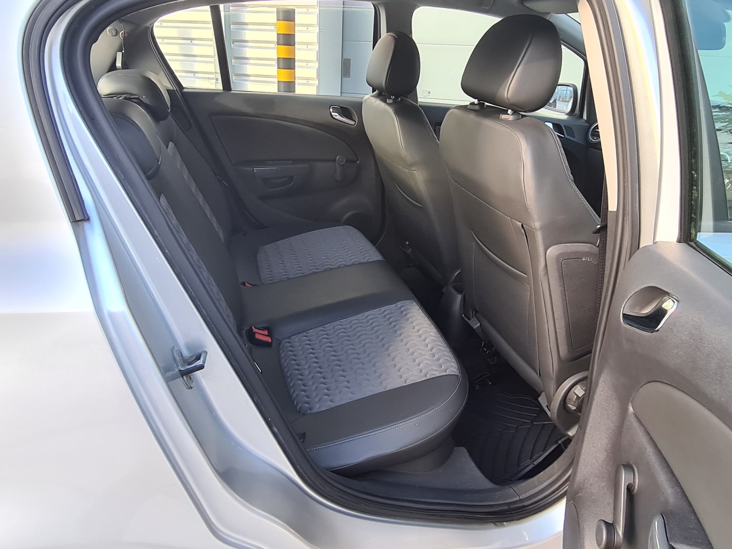 Used Vauxhall Corsa 2012 for sale - 76472067: Photo 6