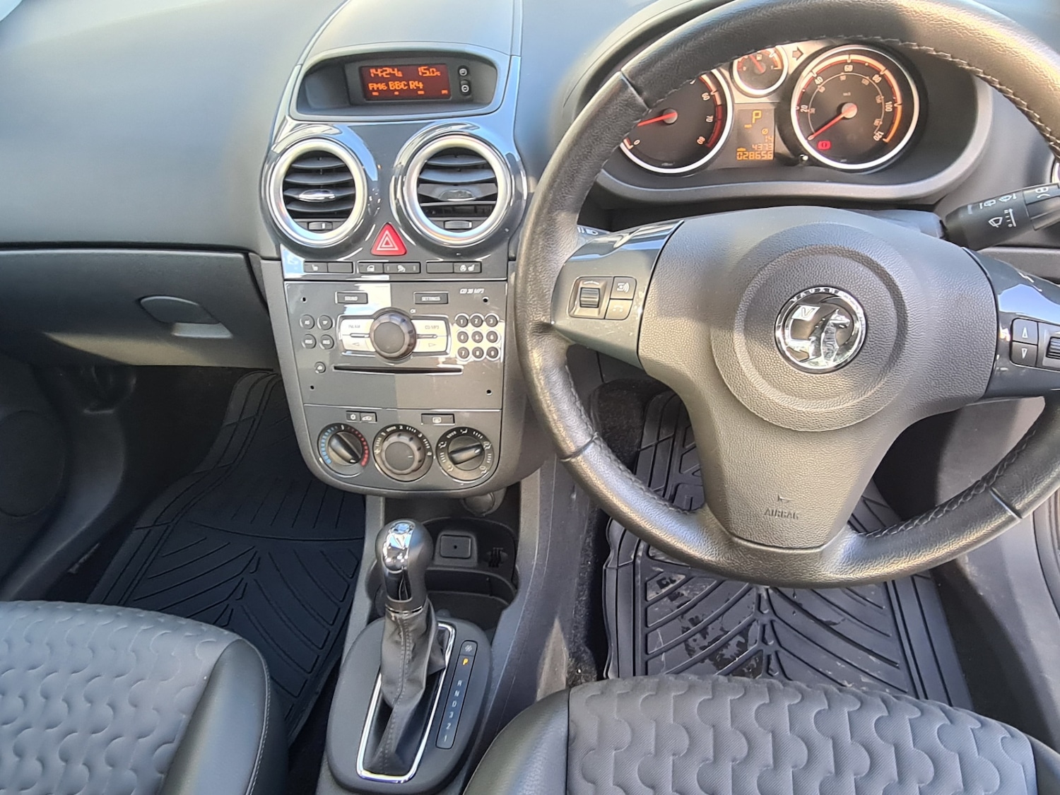 Used Vauxhall Corsa 2012 for sale - 76472067: Photo 7