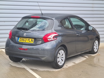 Used Peugeot 208 2013 for sale - 75948808: Photo