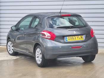 Used Peugeot 208 2013 for sale - 75948808: Photo