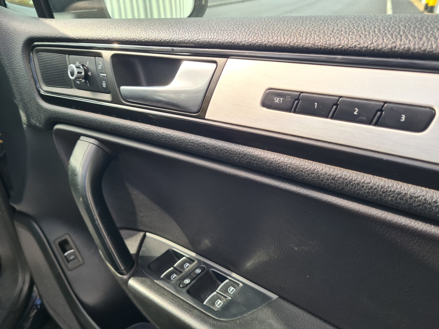 Used Volkswagen Touareg 2013 for sale - 77536831: Photo 8