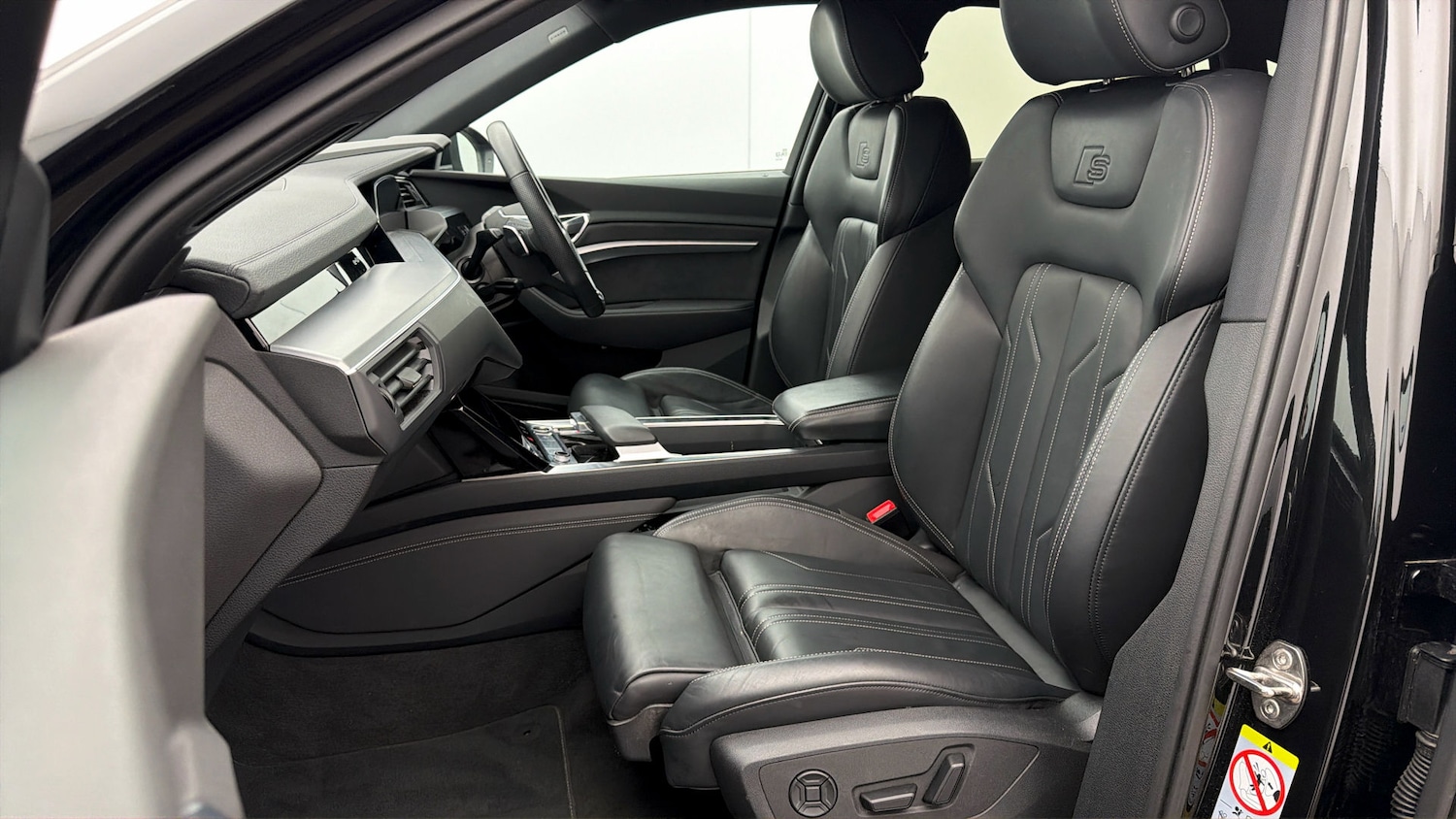 Used Audi e-tron 2022 for sale - 78079314: Photo 13