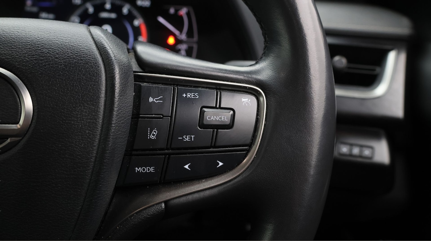 Used Lexus UX 2023 for sale - 77536363: Photo 26