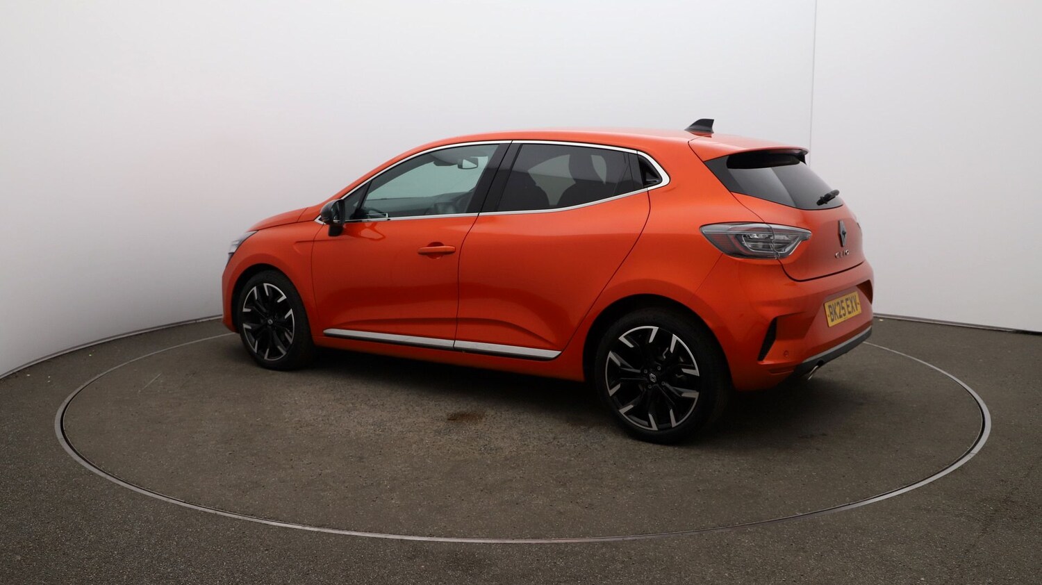 Used Renault Clio for sale - 76811216: Photo 27