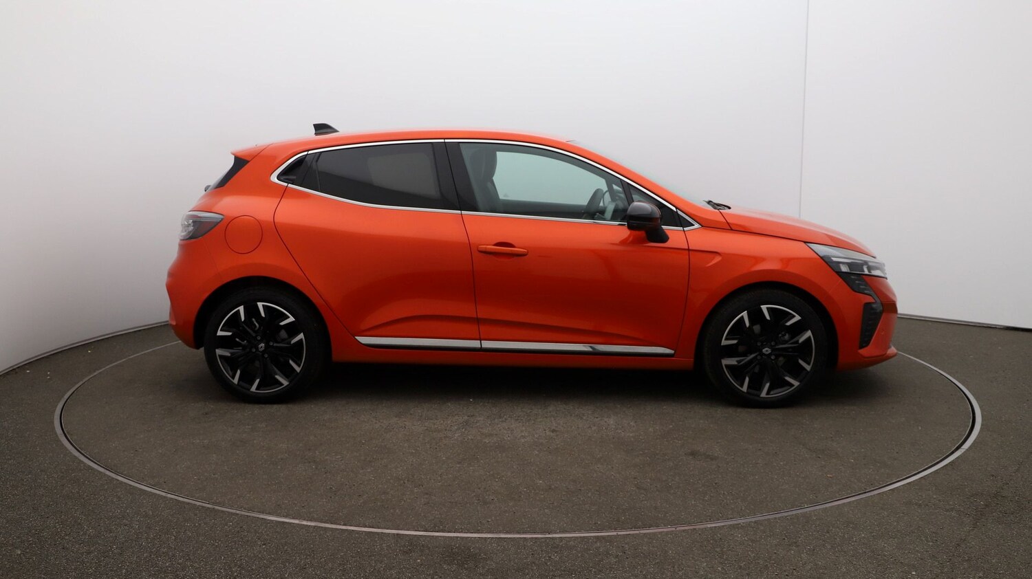 Used Renault Clio for sale - 76811216: Photo 40