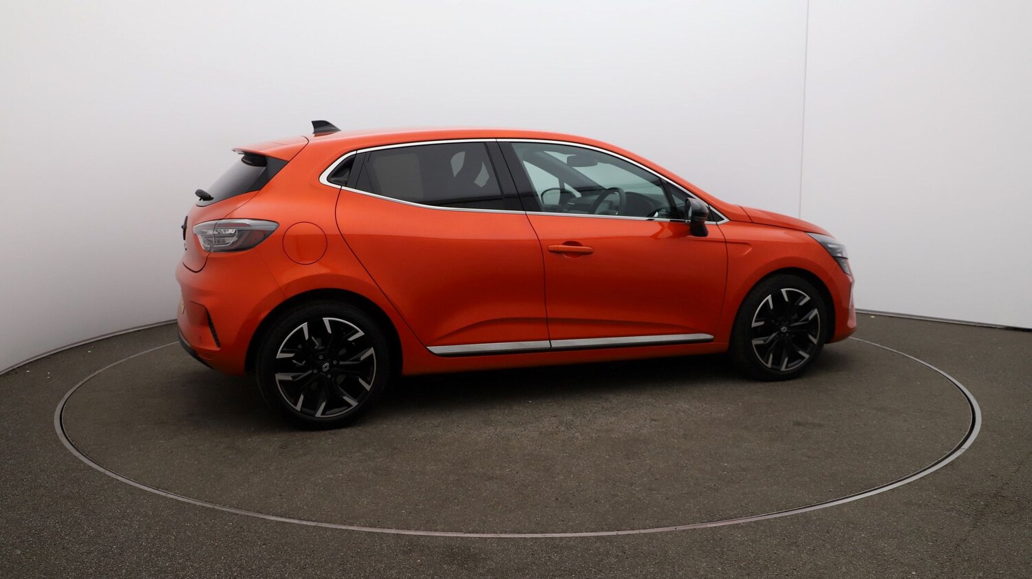 Used Renault Clio for sale - 76811216: Photo 42