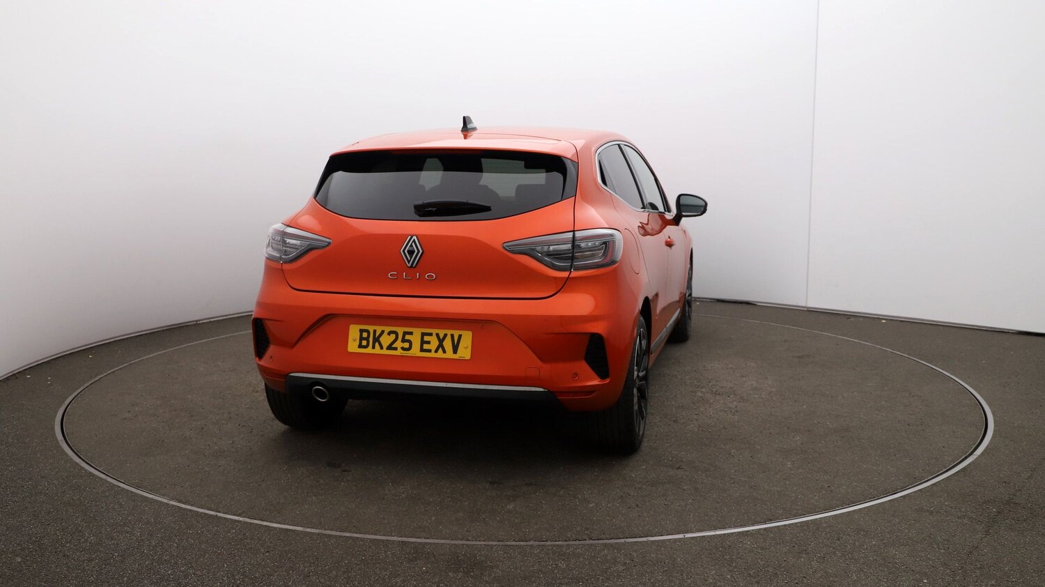 Used Renault Clio for sale - 76811216: Photo 47