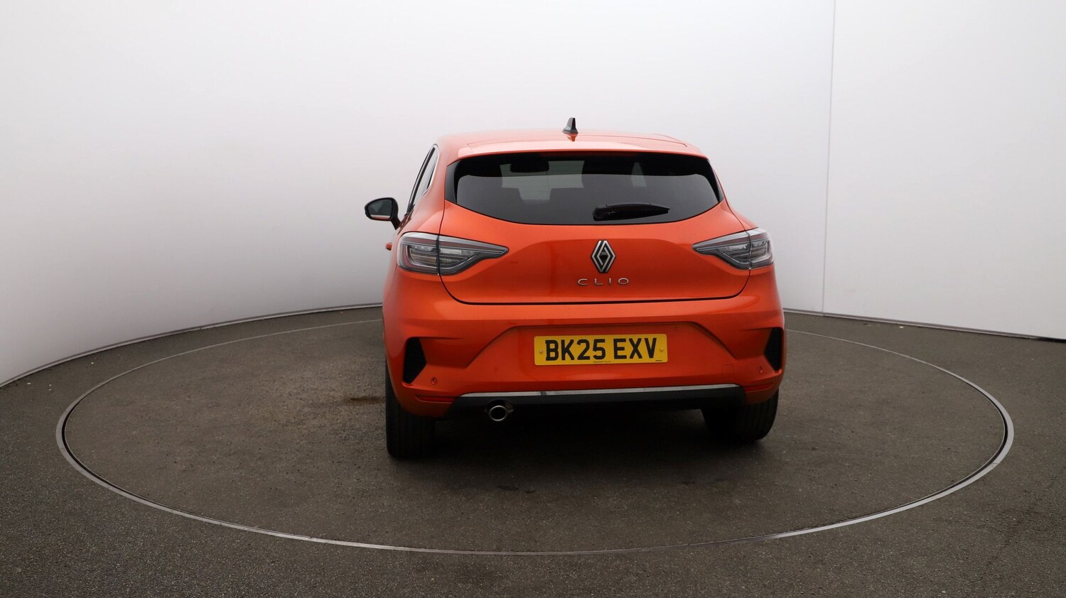 Used Renault Clio for sale - 76811216: Photo 50