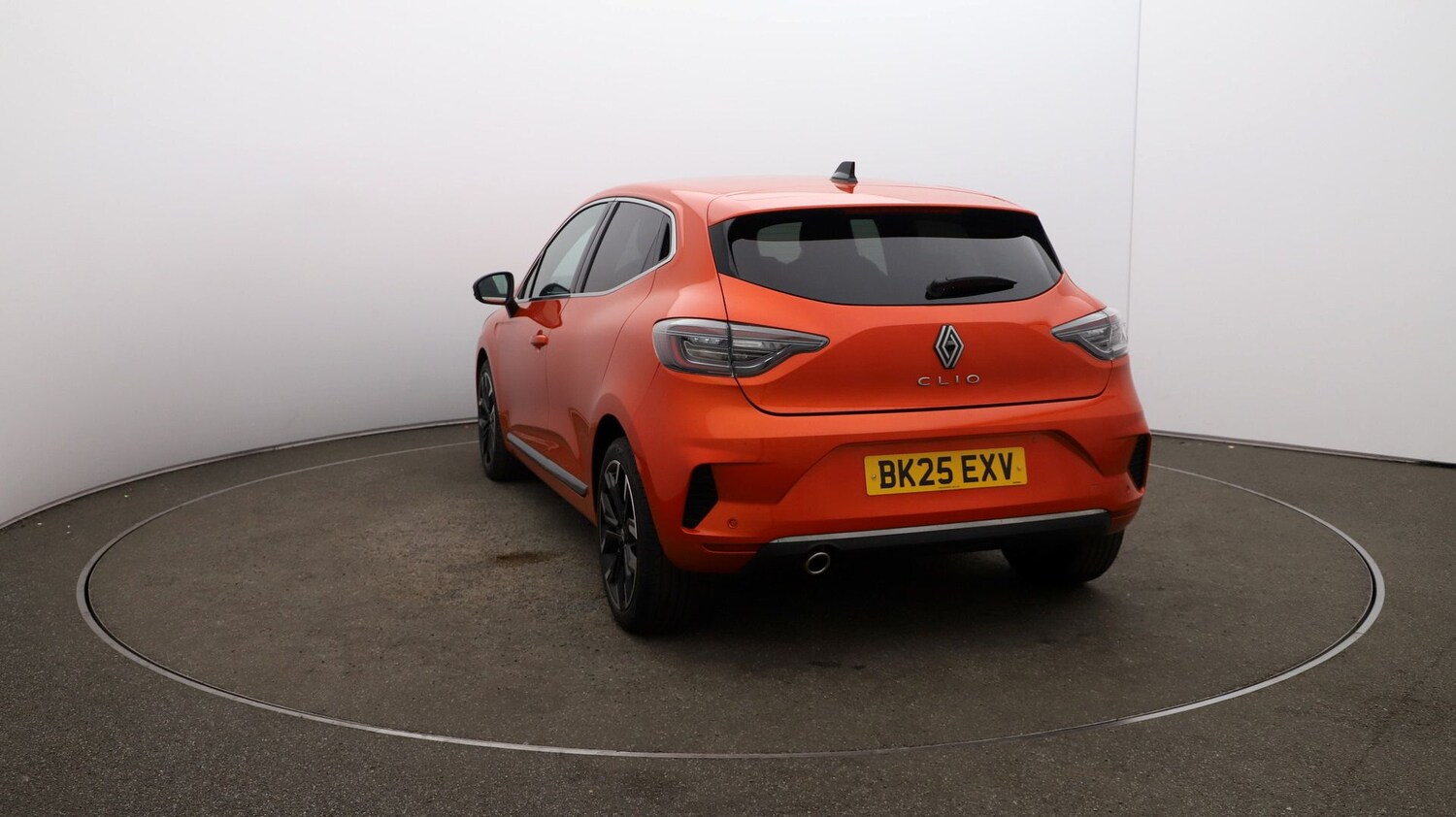 Used Renault Clio for sale - 76811216: Photo 51