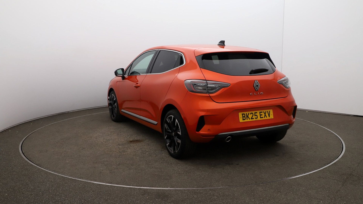 Used Renault Clio for sale - 76811216: Photo 52