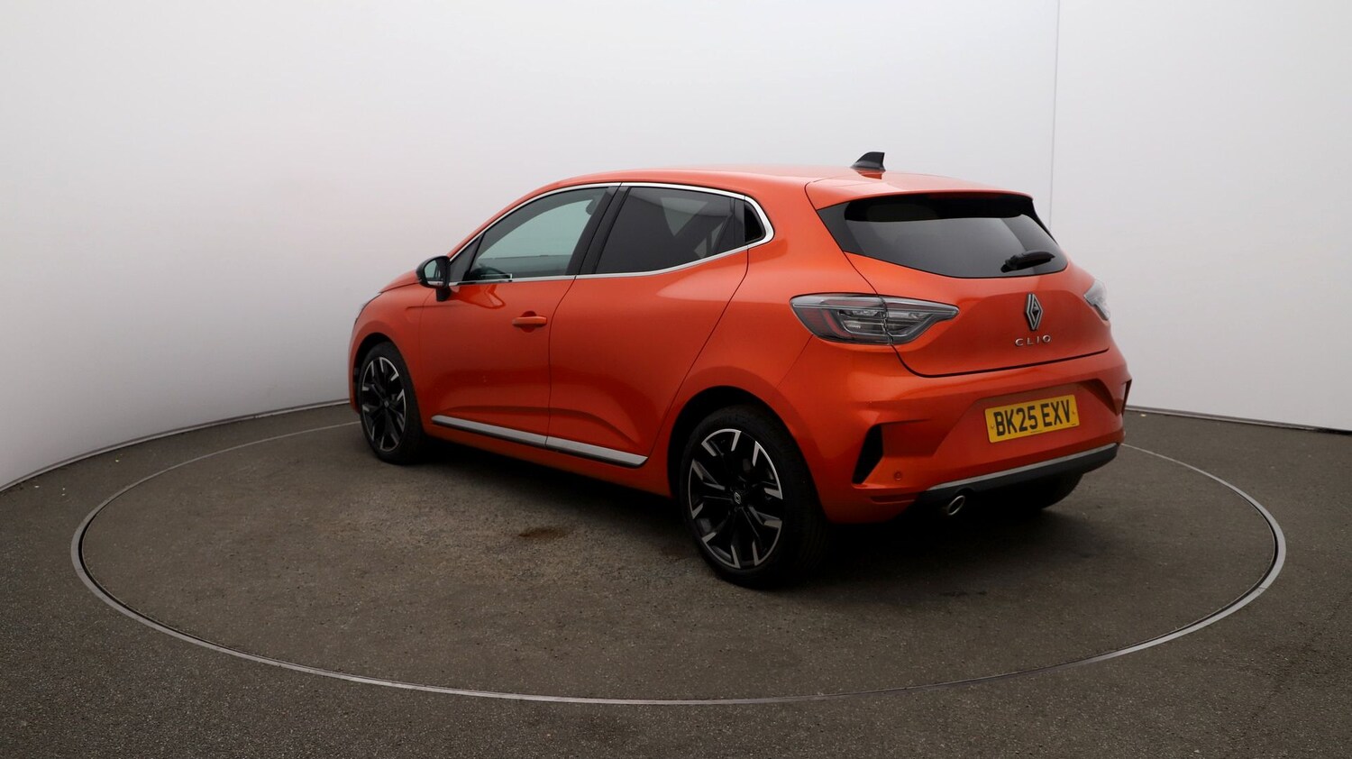 Used Renault Clio for sale - 76811216: Photo 53