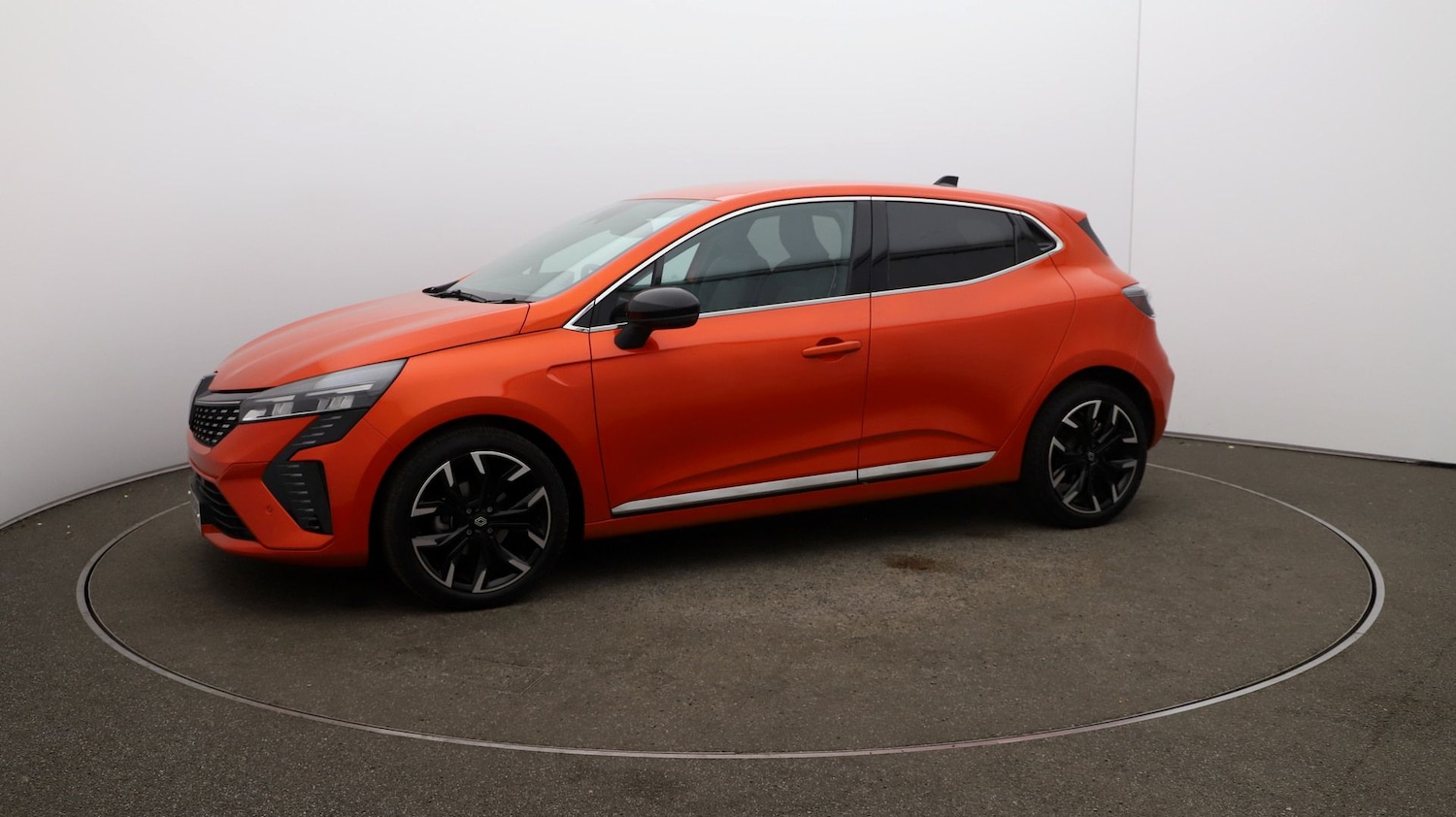 Used Renault Clio for sale - 76811216: Photo 58