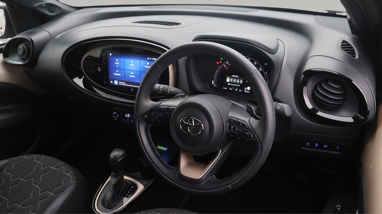 Used Toyota Aygo X 2022 for sale - 76433249: Photo 10