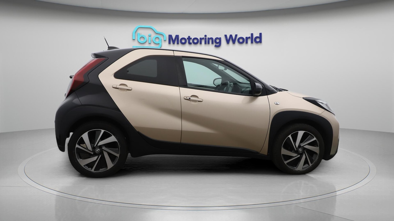 Used Toyota Aygo X 2022 for sale - 76433249: Photo 9