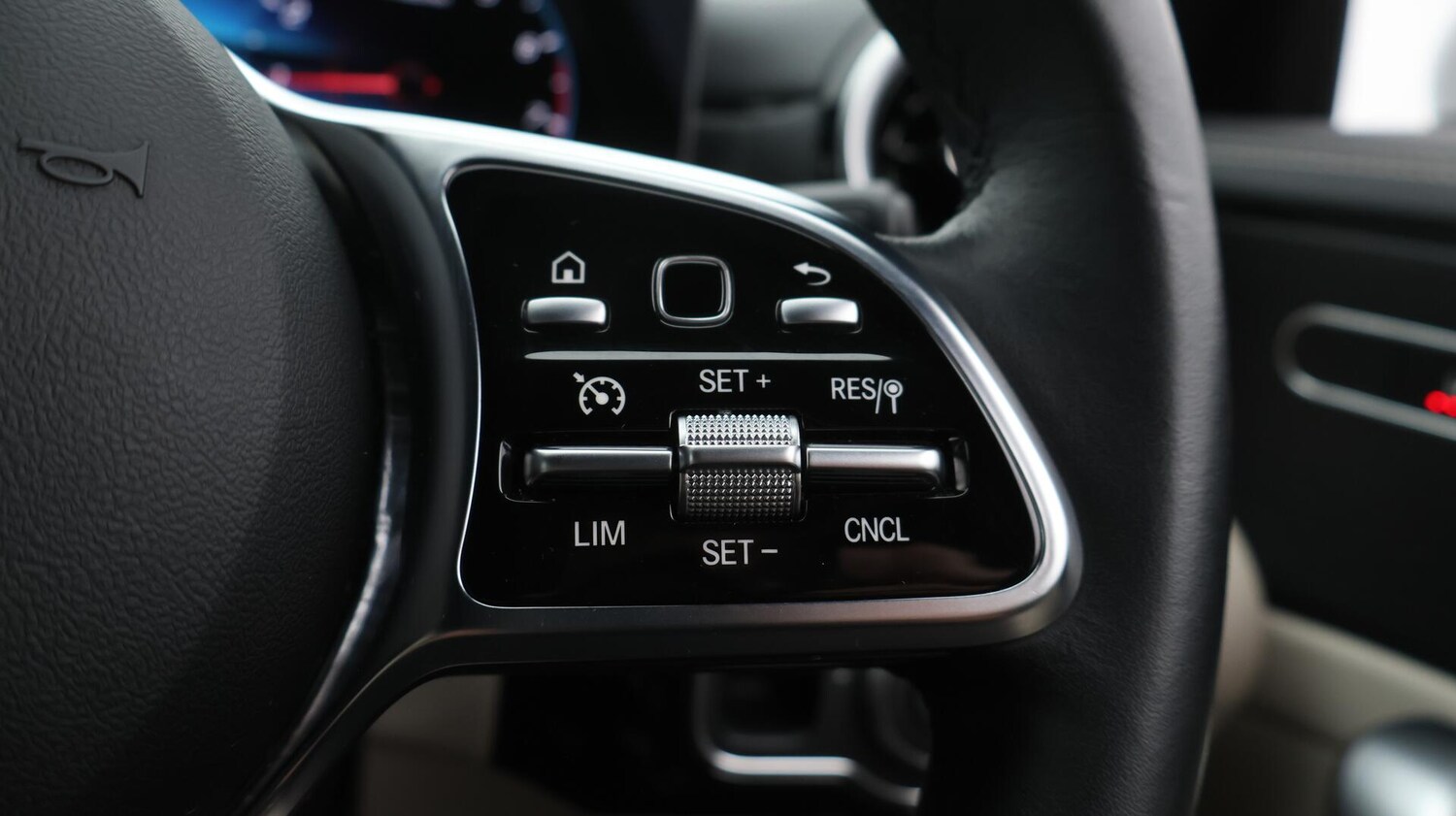 Used Mercedes-Benz CLA 2023 for sale - 76136502: Photo 25