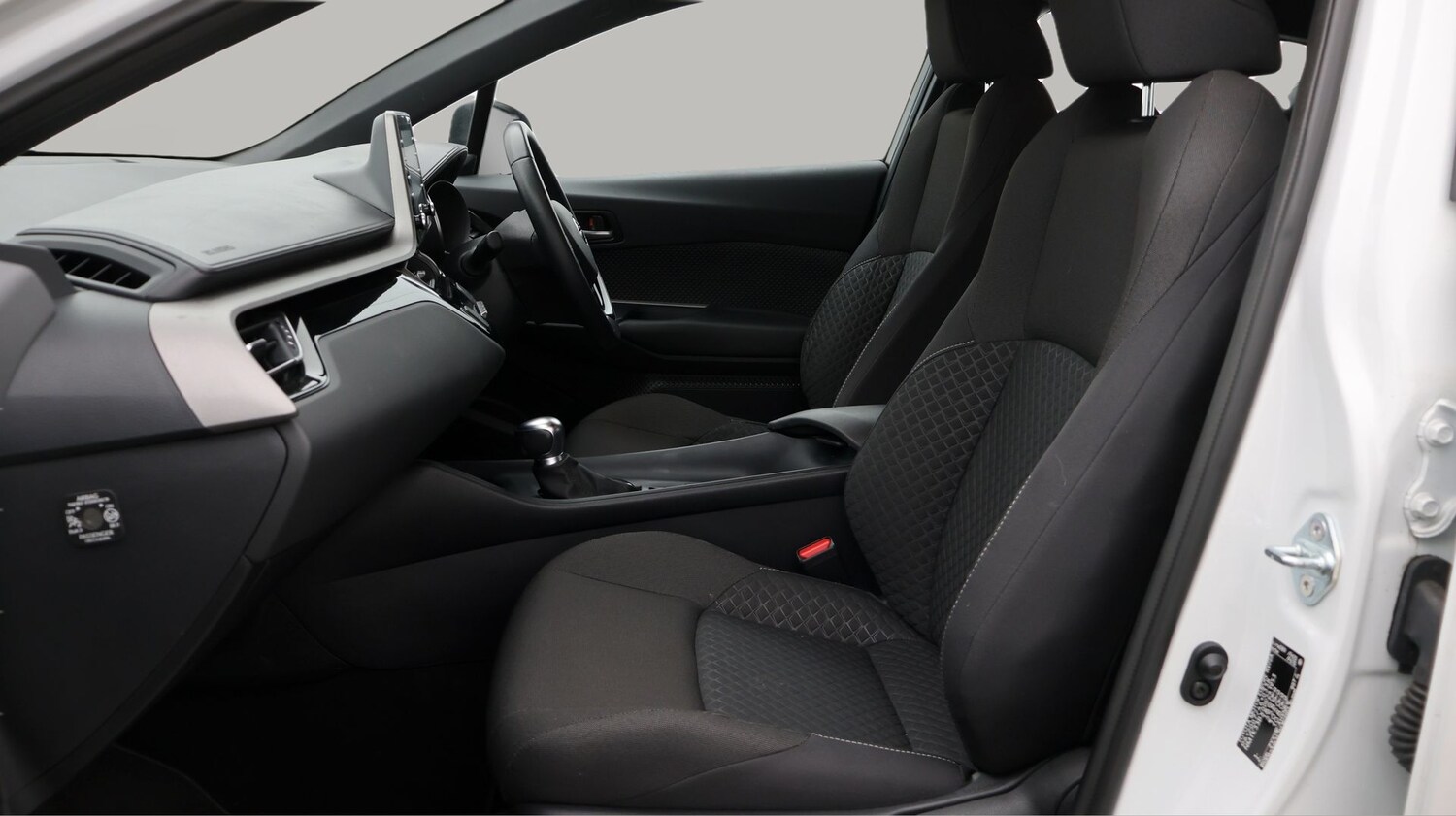 Used Toyota C-HR 2023 for sale - 77403800: Photo 14