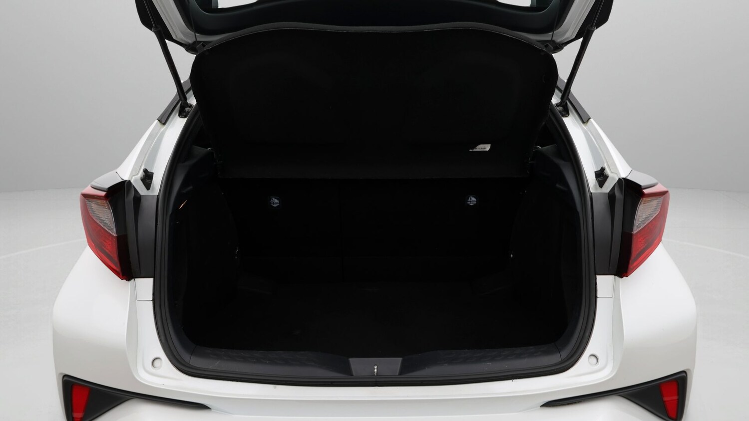 Used Toyota C-HR 2023 for sale - 77403800: Photo 17