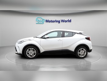 Used Toyota C-HR 2023 for sale - 77403800: Photo