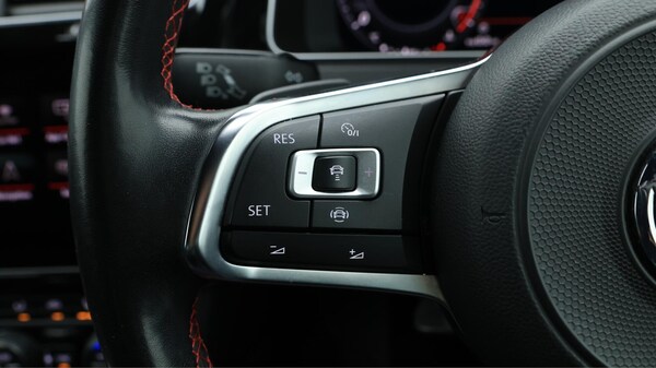 Used Volkswagen Golf 2020 for sale - 75657274: Photo 24