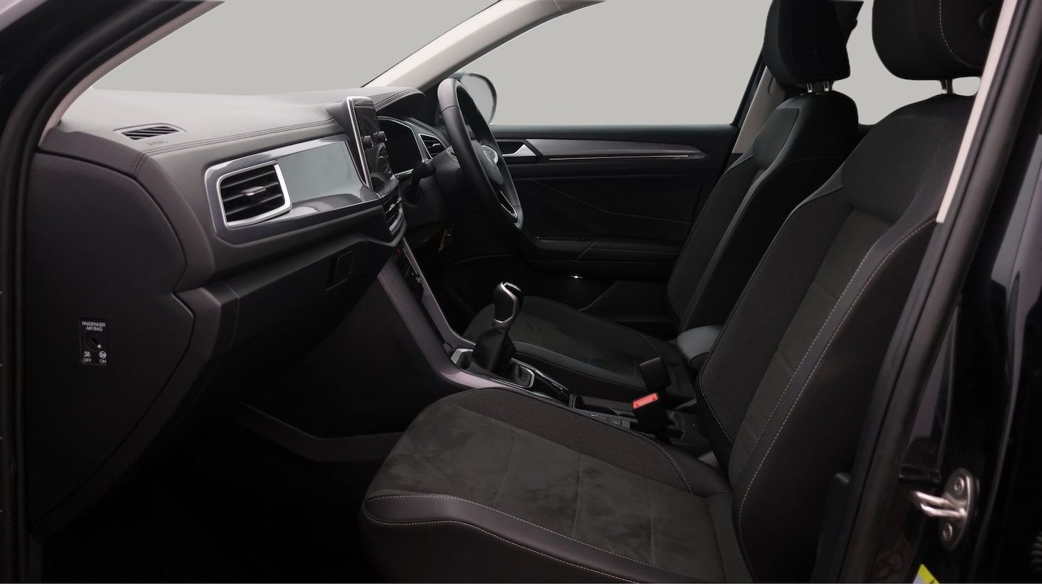 Used Volkswagen T-Roc 2024 for sale - 77616496: Photo 14