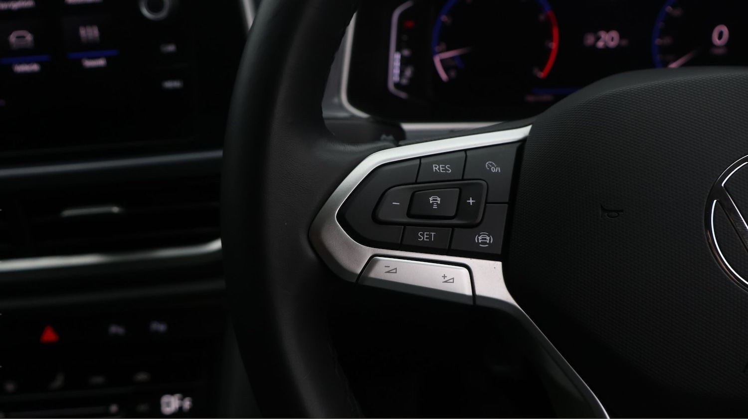 Used Volkswagen T-Roc 2024 for sale - 77616496: Photo 21