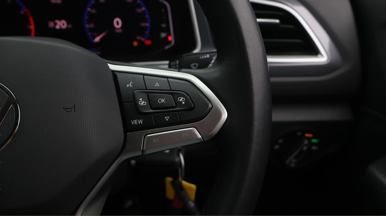 Used Volkswagen T-Roc 2024 for sale - 77616496: Photo 23