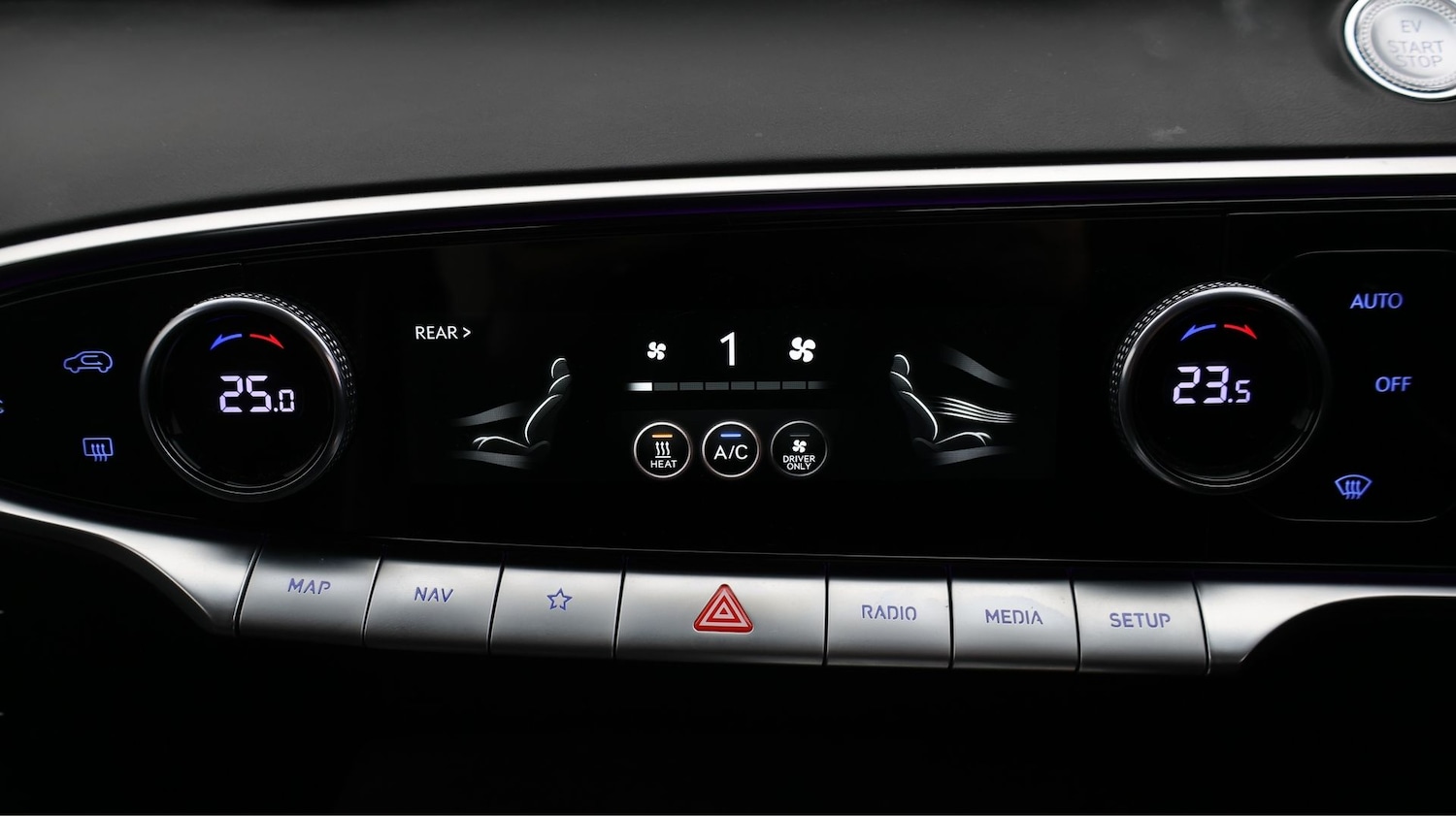 Used Genesis GV70 2023 for sale - 77245387: Photo 12