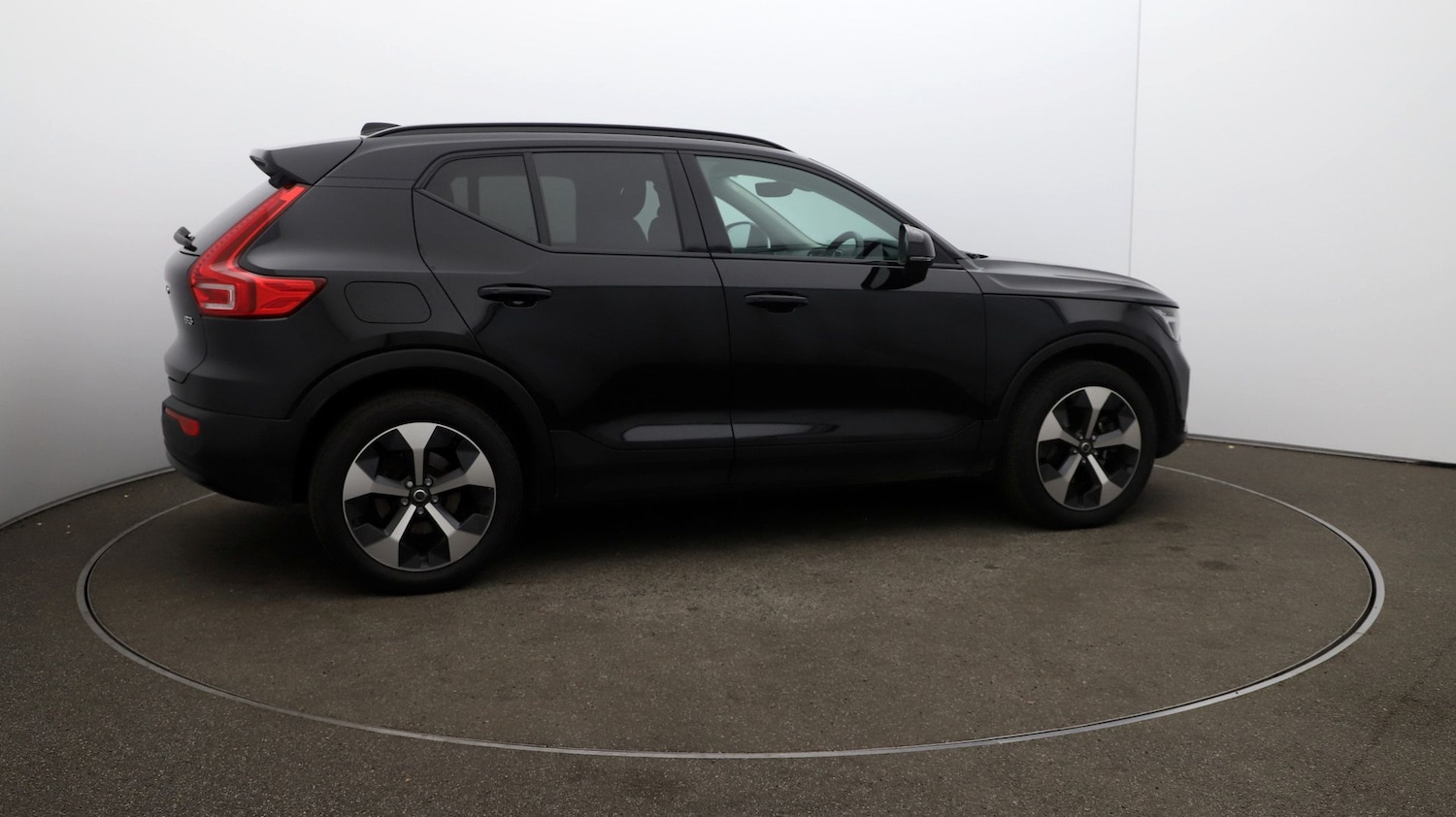 Used Volvo XC40 2023 for sale - 76810568: Photo 44