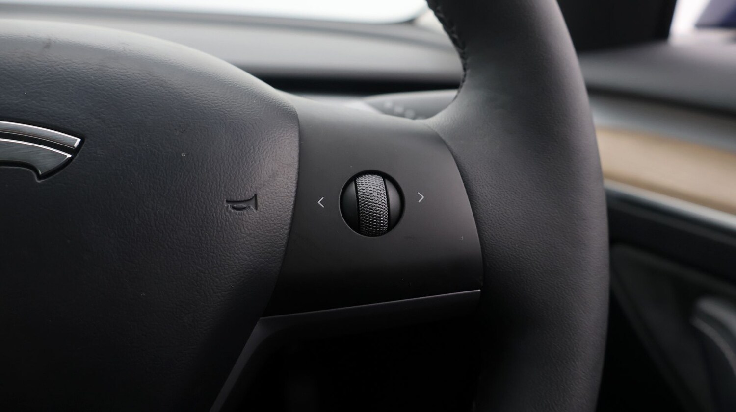 Used Tesla Model 3 2023 for sale - 77501992: Photo 27