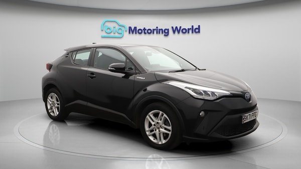 Used Toyota C-HR 2021 for sale - 76042165: Photo 2