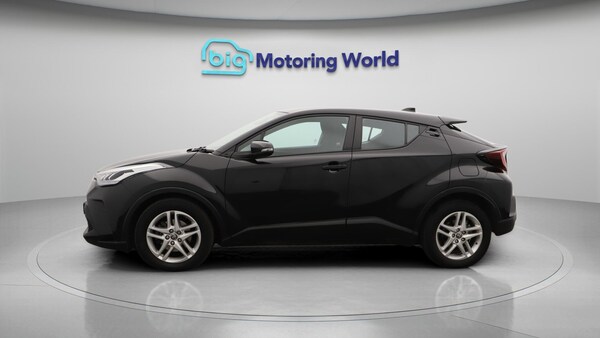 Used Toyota C-HR 2021 for sale - 76042165: Photo 5