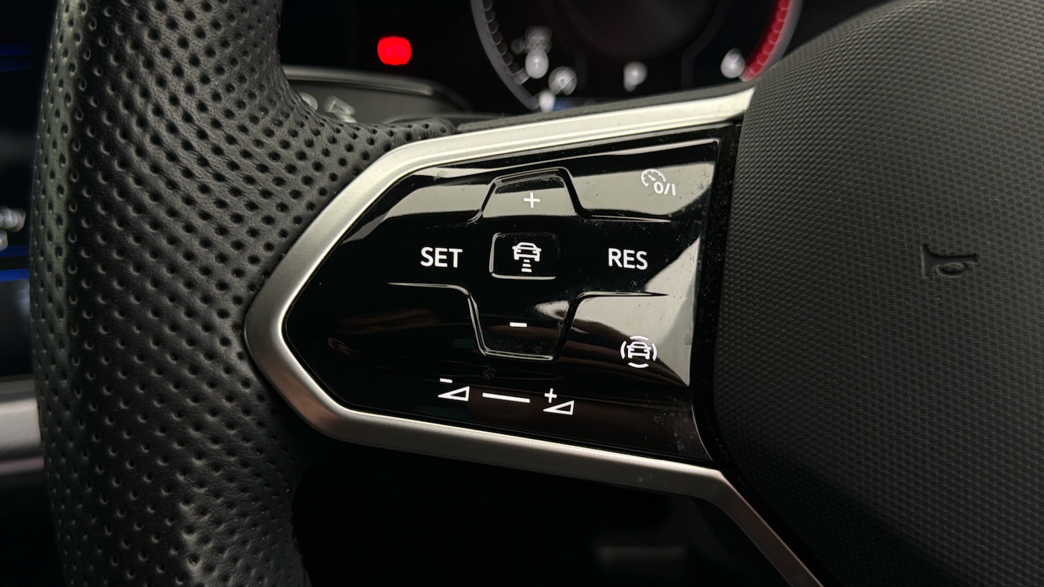 Used Volkswagen Touareg 2023 for sale - 77998613: Photo 22