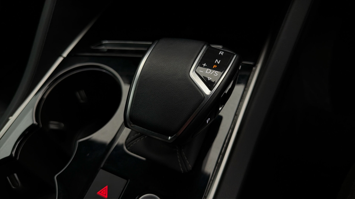 Used Volkswagen Touareg 2023 for sale - 77998613: Photo 24