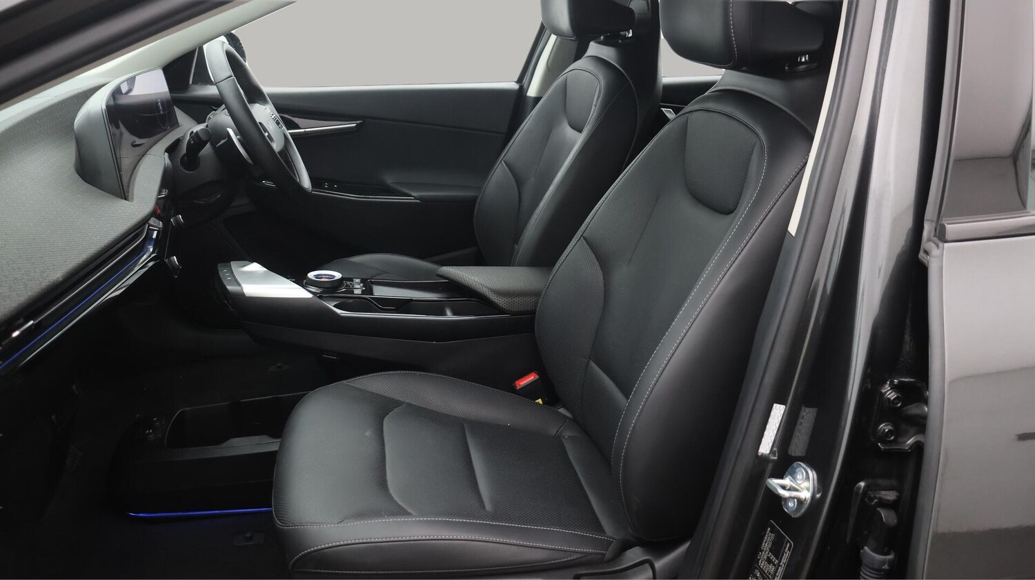 Used Kia EV6 2023 for sale - 76645702: Photo 15