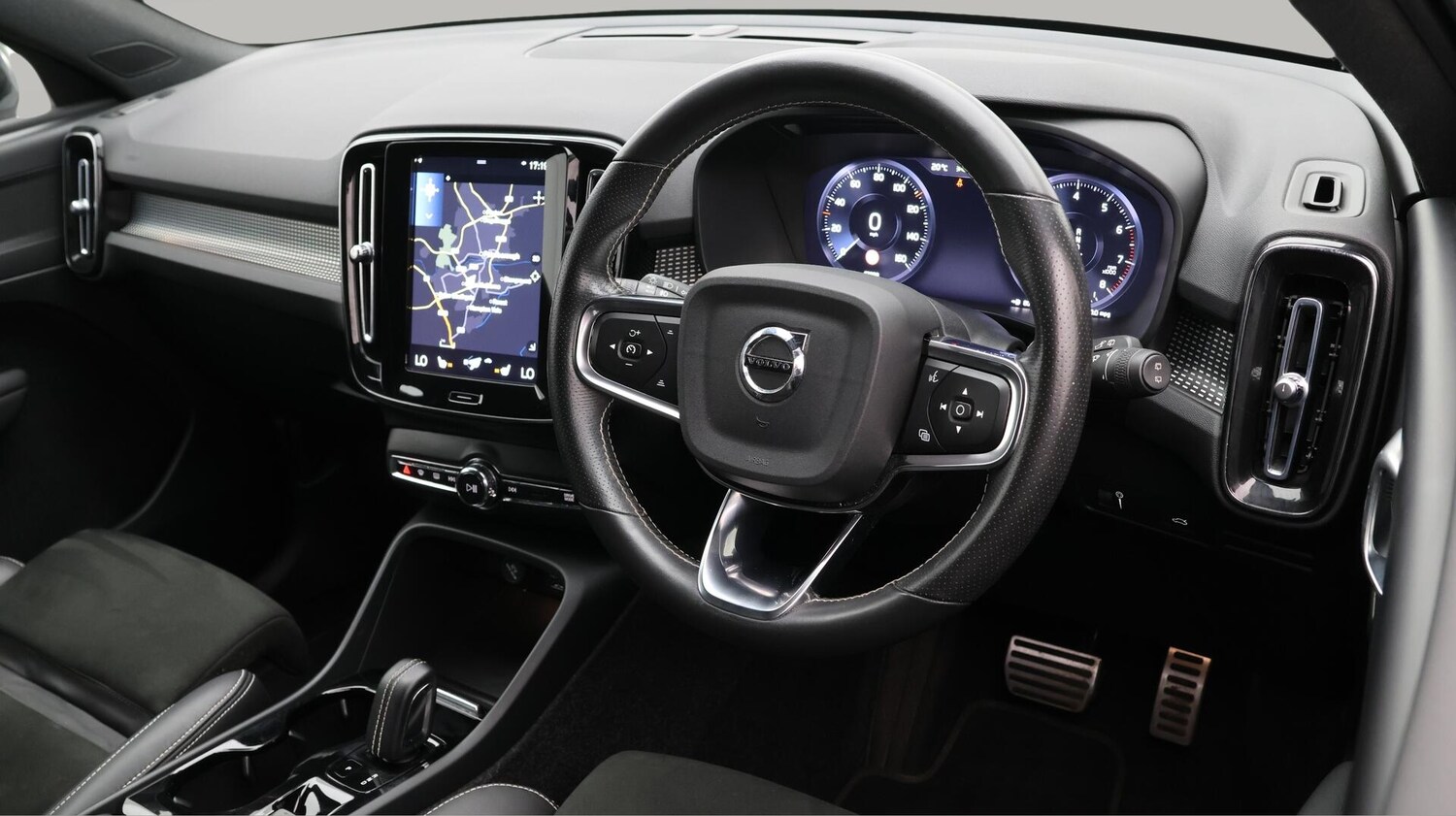 Used Volvo XC40 for sale - 76759687: Photo 10