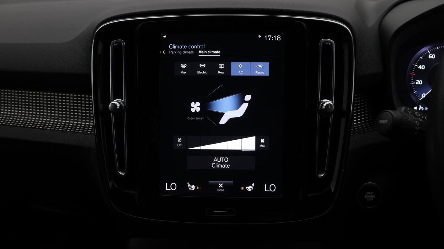 Used Volvo XC40 for sale - 76759687: Photo 13