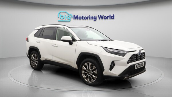 Used Toyota RAV4 2022 for sale - 76099446: Photo 2